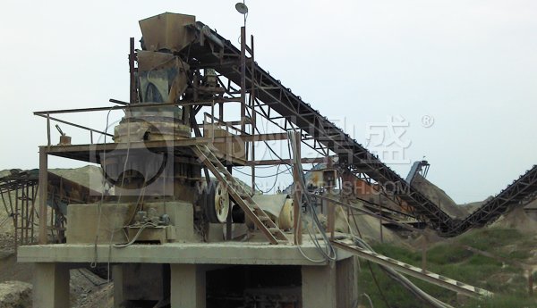 PYS-B1302西蒙斯奔驰娱乐官方网站破在新疆乌鲁木齐宏升矿业200t/h河卵石生产线现场